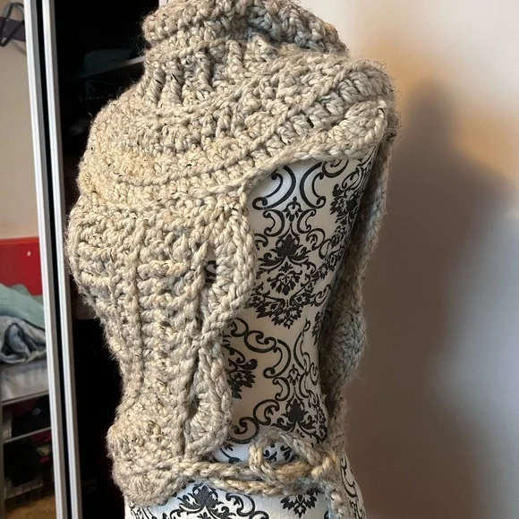 Handmade wool cowl - Picture 2 of 5